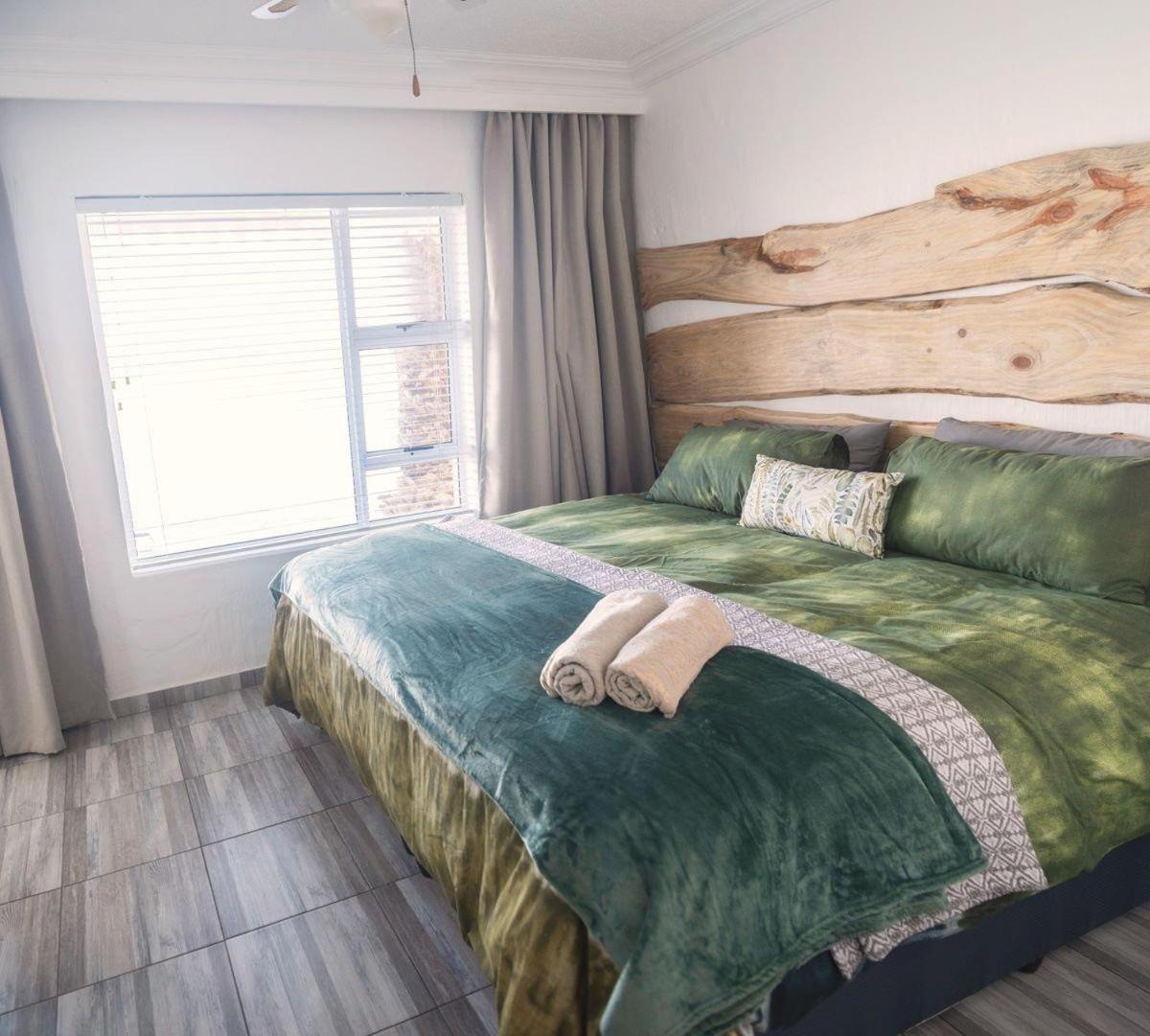 The Ark Guesthouse At Marina Martinique Jeffreys Bay Exterior photo